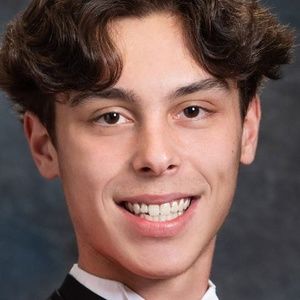 Meet your Posher, Claudia